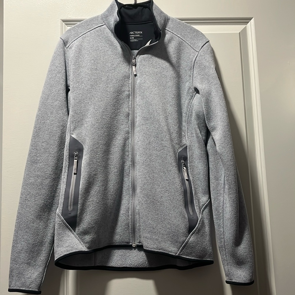 Arc’Teryx covert zip-up